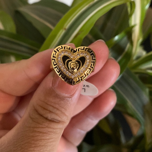 Jewelry - Greek Key Lion head Ring